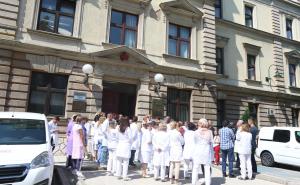 Ljekari iz cijele FBiH pristižu u glavni grad, protesti zakazani u 12 sati 